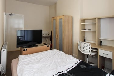 6 bed house, Malefant Street, Cathays, Cardiff, CF244QE - Image 8